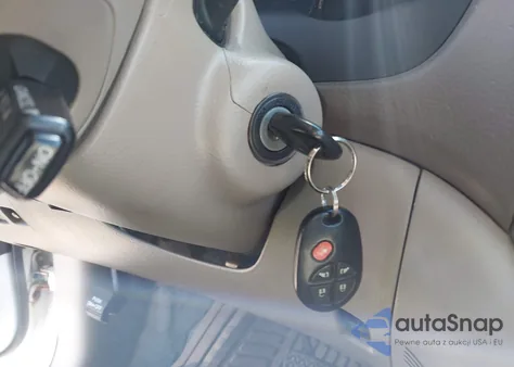 2010 Toyota Sienna Le z USA, uszkodzony, nr VIN 5TDKK4CC7AS325081